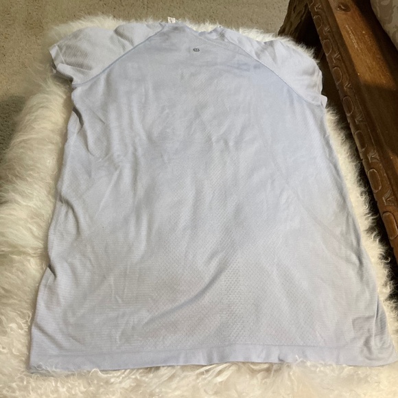 EUC Lululemon Swiftly Tech Short-Sleeve Shirt 2.0 *Lilac Size 12 - Picture 3 of 9